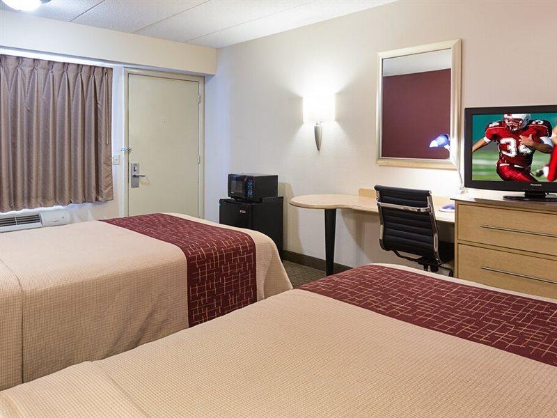 Red Roof Inn Detroit - Фармингтън Хилс Екстериор снимка